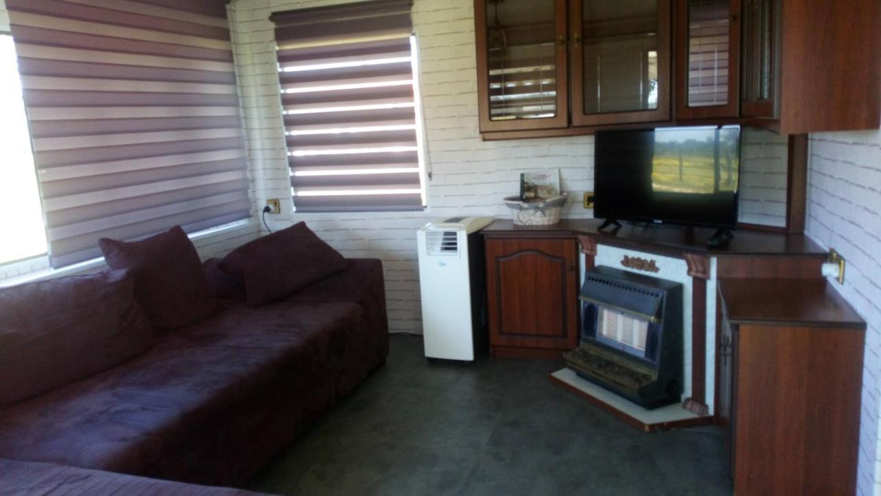 Rosnay  Mobil Home Vintage A La Ferme Des Buttons מראה חיצוני תמונה